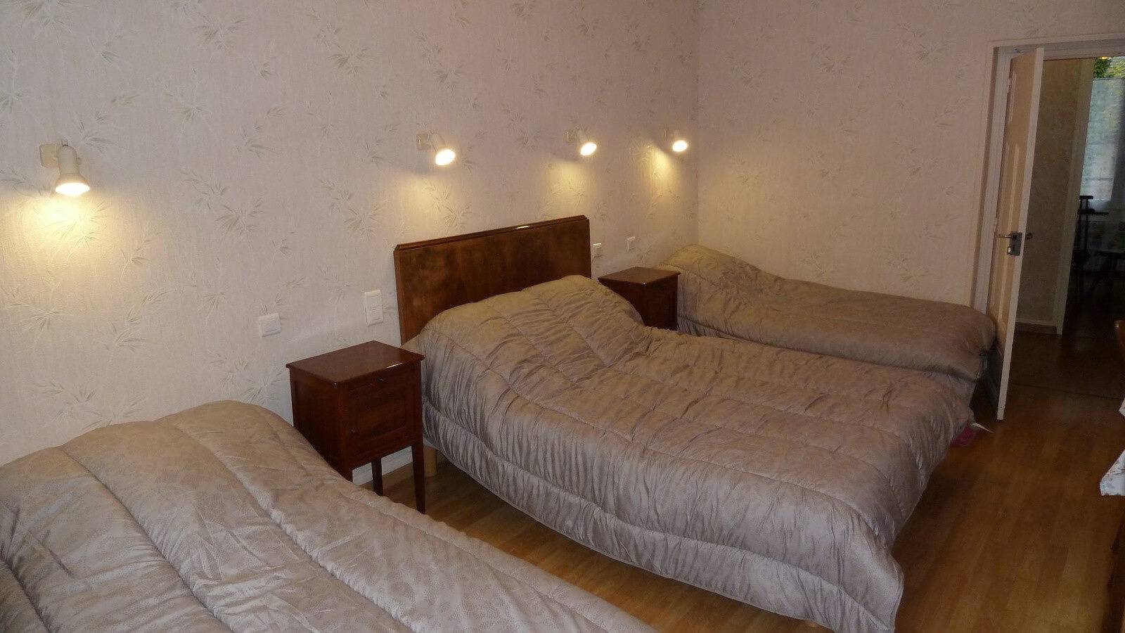 Appartement entier, Myosotis n°5 - Villa Parisienne avec vue sur la montagne et Wi-Fi in La Bourboule, Parc naturel régional des Volcans d'Auvergne