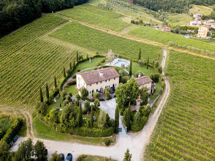 Agriturismo per 4 persone, con giardino e piscina, adatto a famiglie con bambini a Lucca