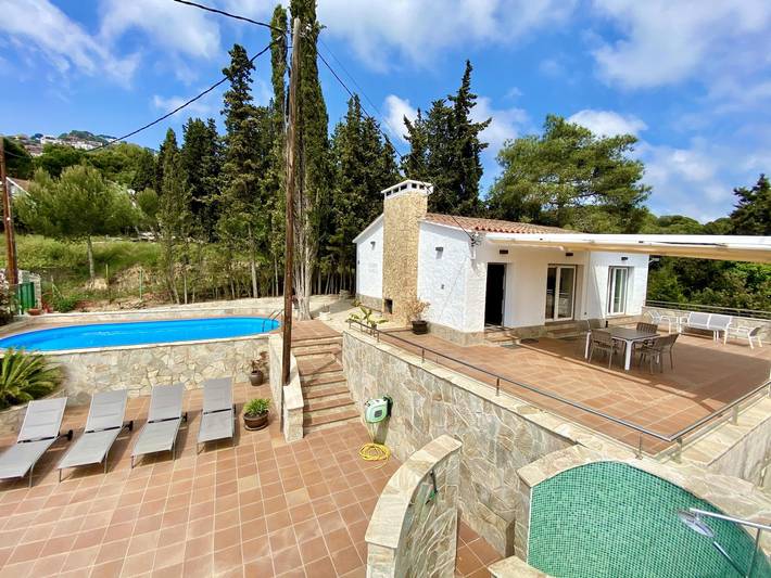 Bungalow para 7 personas, con Balcón/Terraza además de Jardín y Piscina en Lloret de Mar