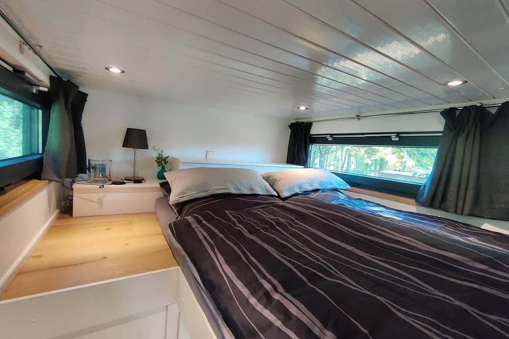 Cozy Tiny House with large terrace directly on the lake. Barbecue and kayaks included in Salzhemmendorf, Hannover und Umgebung
