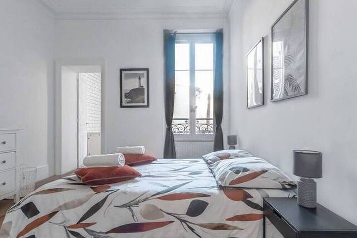 Ganze Wohnung, Large apartment with terrace, free parking in Vichy, Vichy und Umgebung