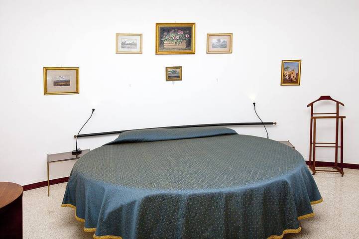 Villa, private pool and sea views in Amalfi Coast, Campania, Italy in Piano di Sorrento, Sorrento Coast