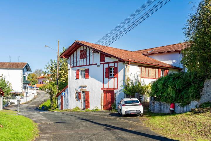 Gîte pour 7 personnes, avec Jardin au Pays basque