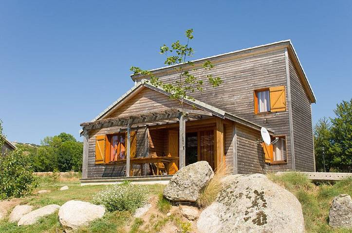 Chalet pour 13 personnes, avec terrasse et jardin, animaux acceptés