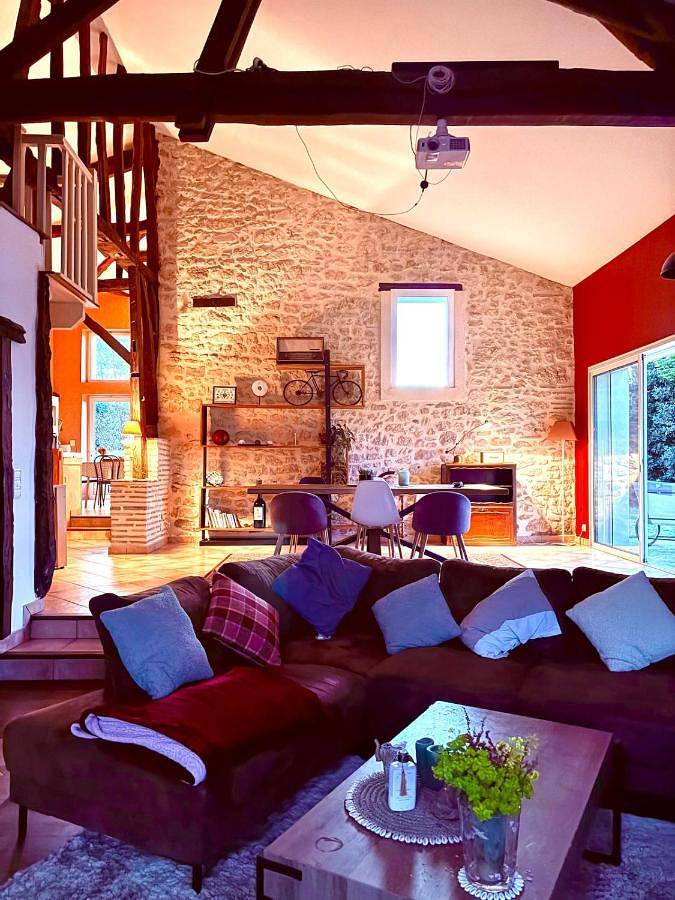 Location de vacances pour 6 personnes, avec jardin ainsi que jacuzzi et terrasse à Cocumont