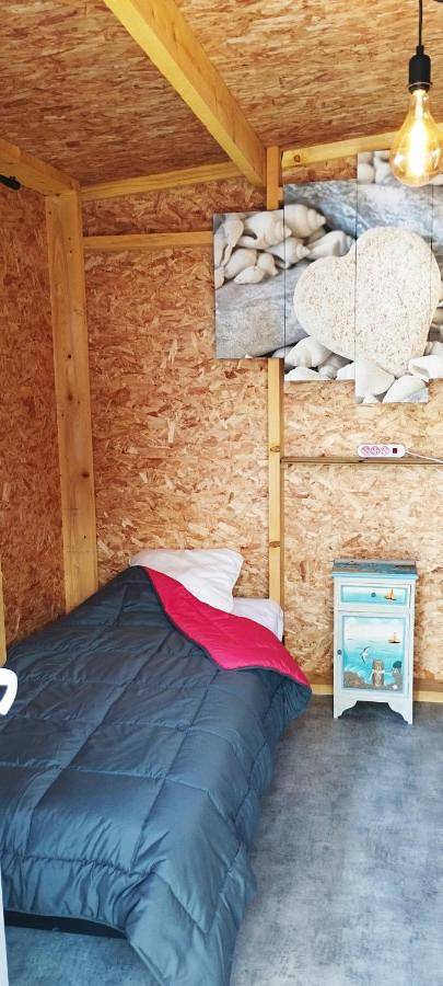 Location de vacances pour 3 personnes, avec terrasse ainsi que piscine et jardin à Camoël - 3