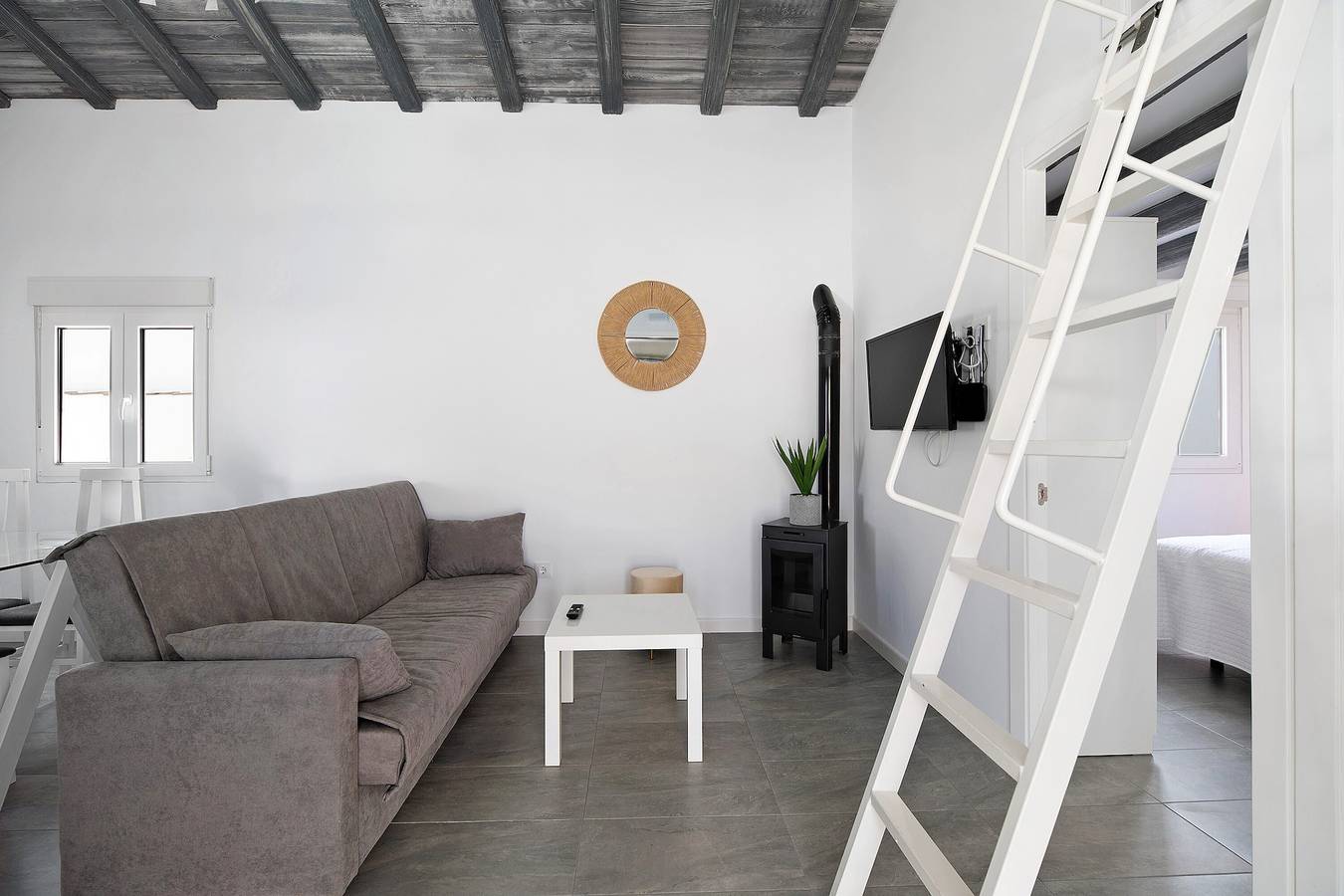 Casa de vacaciones 'Casa Ferro' cerca de la playa con piscina, jardín y Wi-Fi in Playa La Barrosa, Chiclana de la Frontera