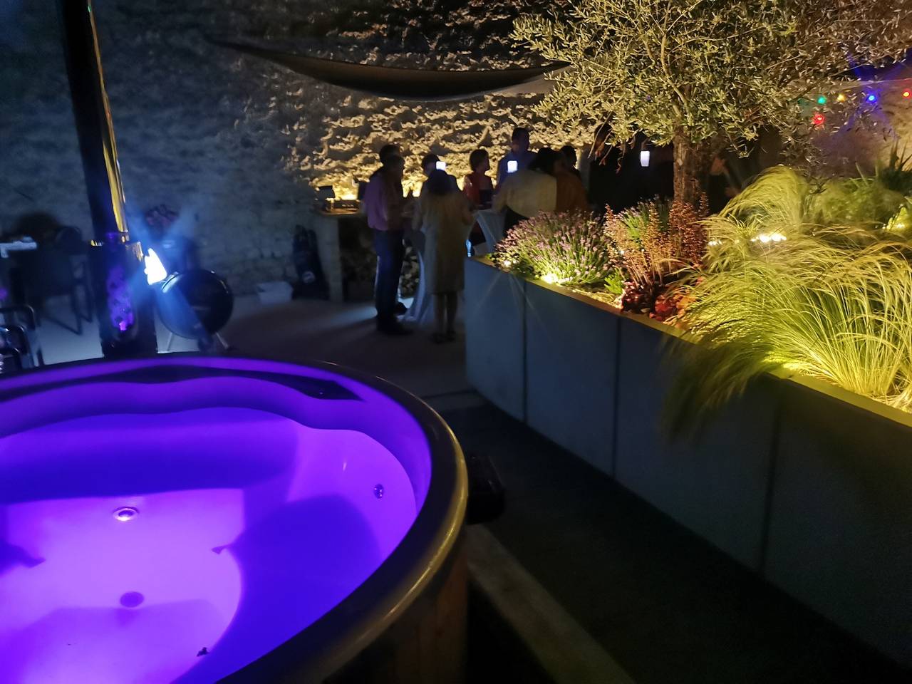 Country House 'Séjour Hédoniste - Bain Nordique' with Private Terrace, Wi-Fi and Air Conditioning in Herpy-l'Arlésienne, Ardennes