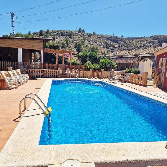 Location de vacances pour 6 personnes, avec Terrasse ainsi que Jardin et Piscine à la Romana