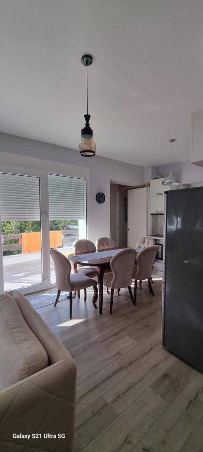 Appartement entier, Two-Bedroom Apartment with Balcony and Sea View in Dhërmi, Himarë