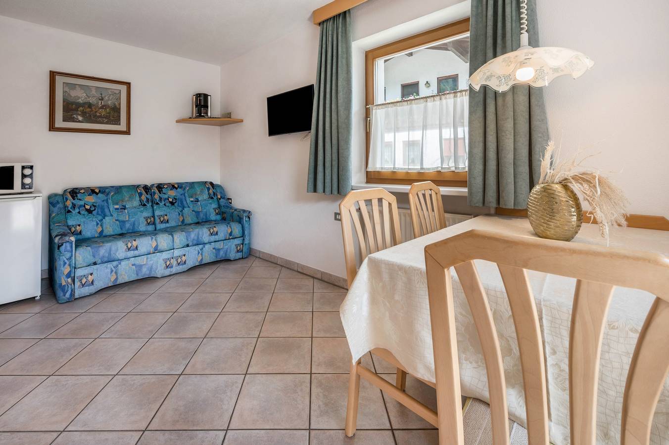 Ganze Wohnung, 'Apartment Sonne Nr. 18' mit Bergblick, Garten und Wlan in St. Johann im Ahrntal, Ahrntal