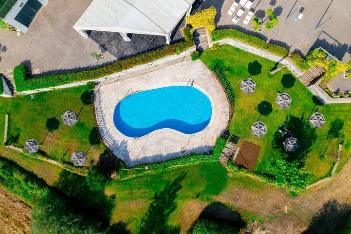 Hotel para 3 personas, con vistas además de piscina y jardín - 1