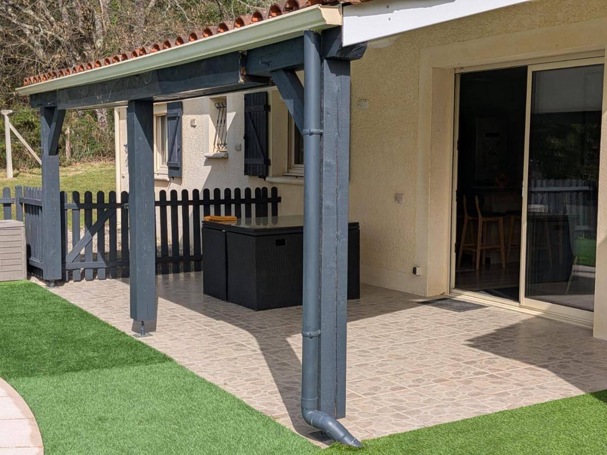 Maison cosy avec piscine privée en Dordogne -7 personnes in Limeyrat, Périgord Noir