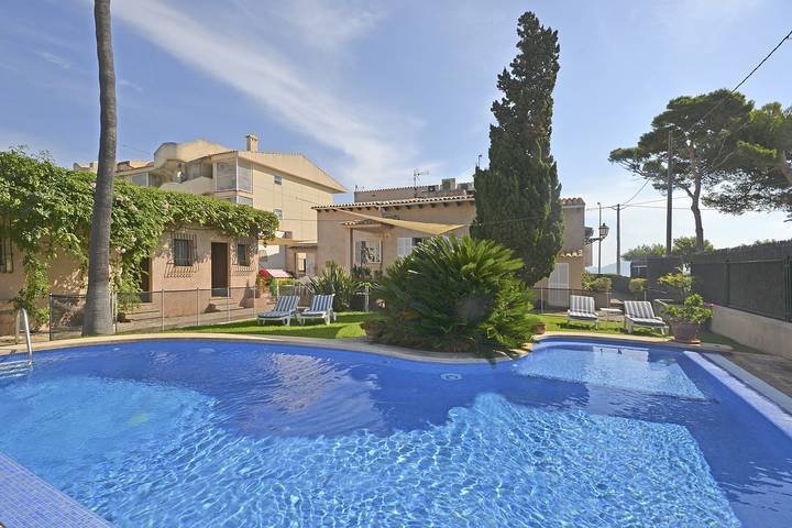 Holiday home for 10 people, with garden and terrace - 1