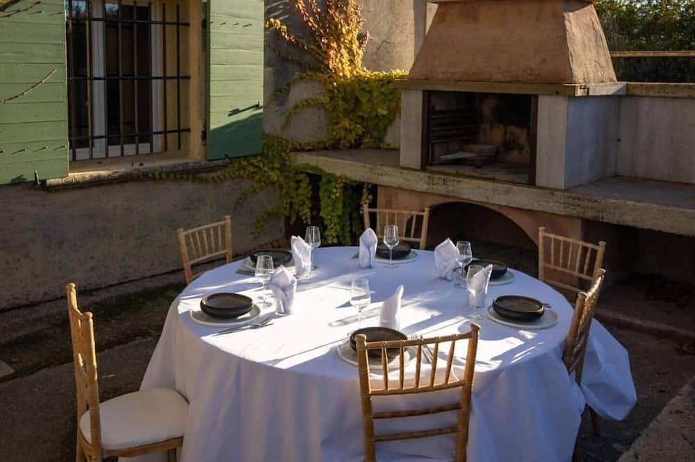 Maison Teresita at Domaine de la Myrtille in Pertuis, Parc naturel régional du Luberon