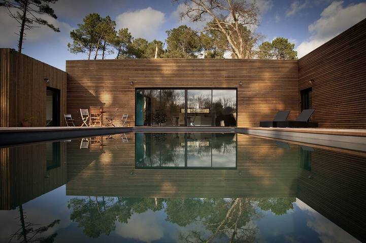 Location de vacances pour 8 personnes, avec Jacuzzi ainsi que Terrasse et Jardin à Le Temple