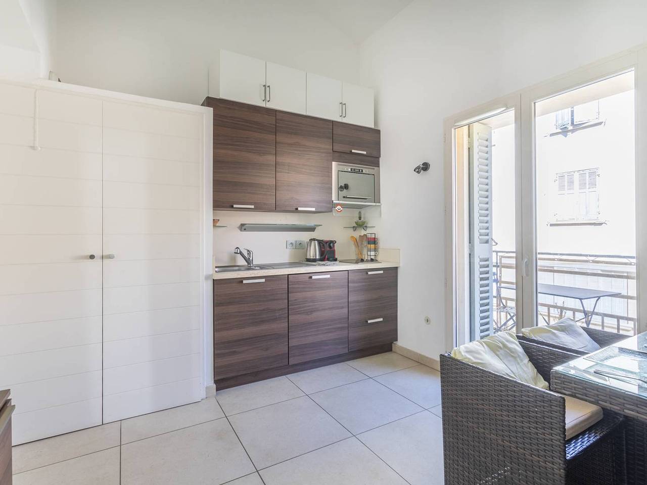 Entire studio, Mezzanine apartment near the sea - 4 guests in Hyeres, Mediterranean Coast (France)