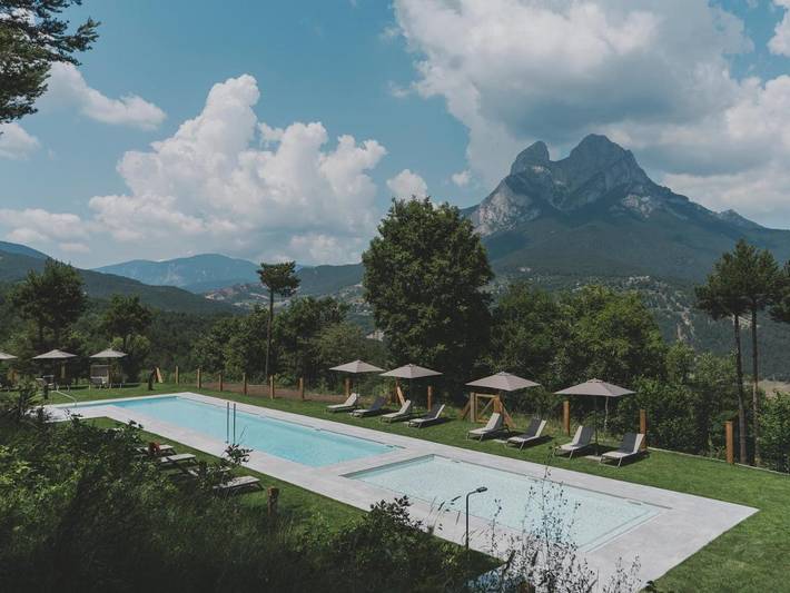 Vakantiepark voor 4 personen, with Whirlpool and Terras as well as Kinderzwembad and Zwembad in Noord-Spanje