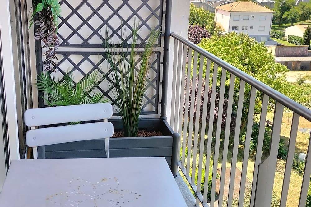 Apartamento entero, New: large, bright apartment with sea view near center and port in La Rochelle, Región de La Rochelle
