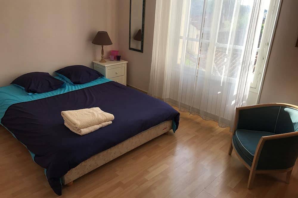 Appartement entier, Appartement avec grande terrasse plein sud in Le Cannet, Côte méditerranéenne (France)