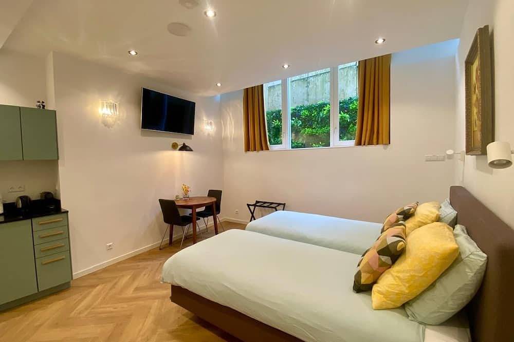 Chambre deux personnes / lits séparés et propre salle de bain in Amsterdam Oud-West, Côte hollandaise