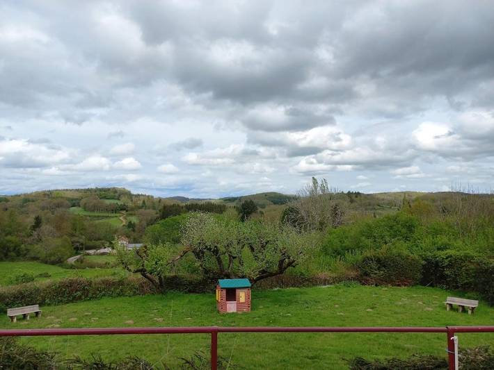 Location de vacances pour 6 personnes, avec terrasse et vue à Alligny-en-Morvan - 3