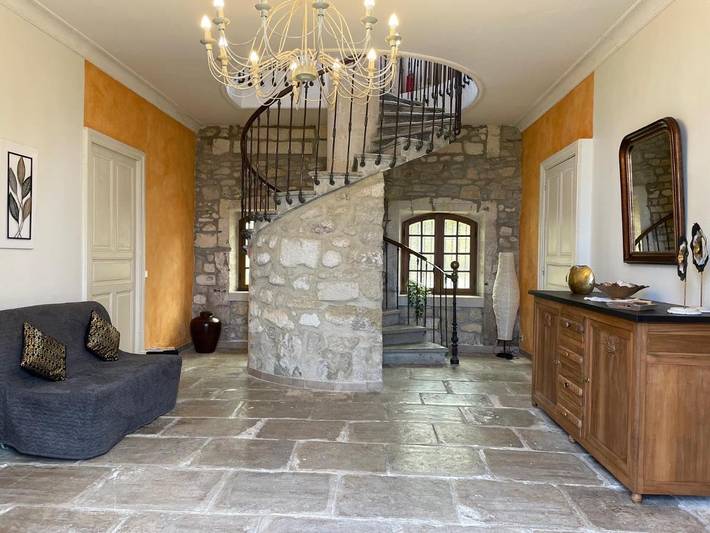 Location de vacances pour 10 personnes, avec jardin ainsi que vue et piscine à Montfrin - 2