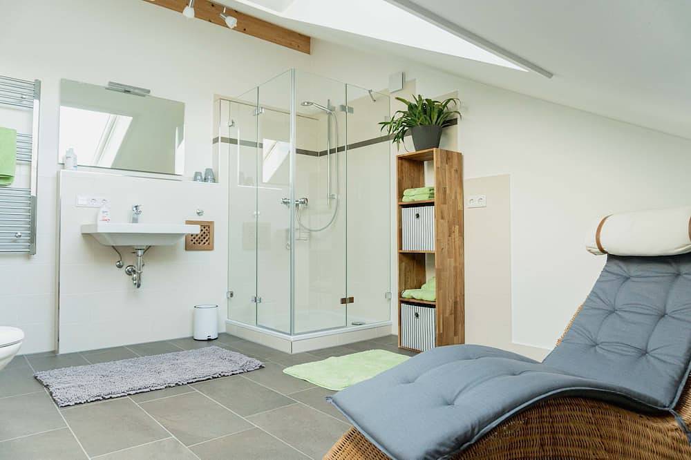 Ganze Wohnung, Gemütliche Ferienwohnung im schönen Mangfalltal unterhalb des Irschenbergs in Bruckmühl, Landkreis Rosenheim