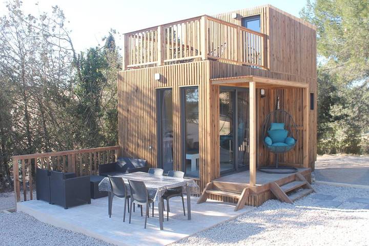 Gîte pour 2 personnes, avec piscine et terrasse