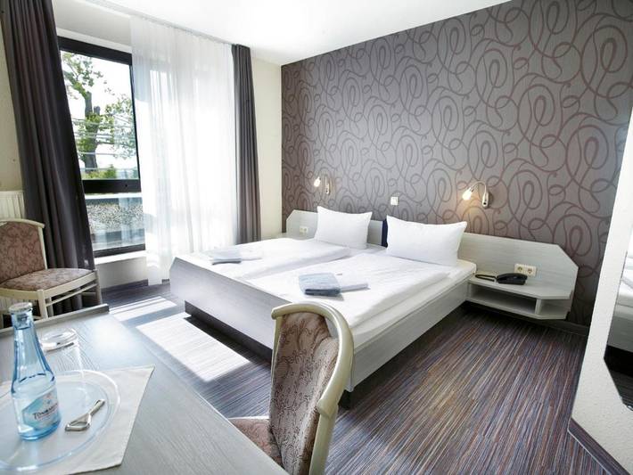Hotel, mit Terrasse in Hennef - 3