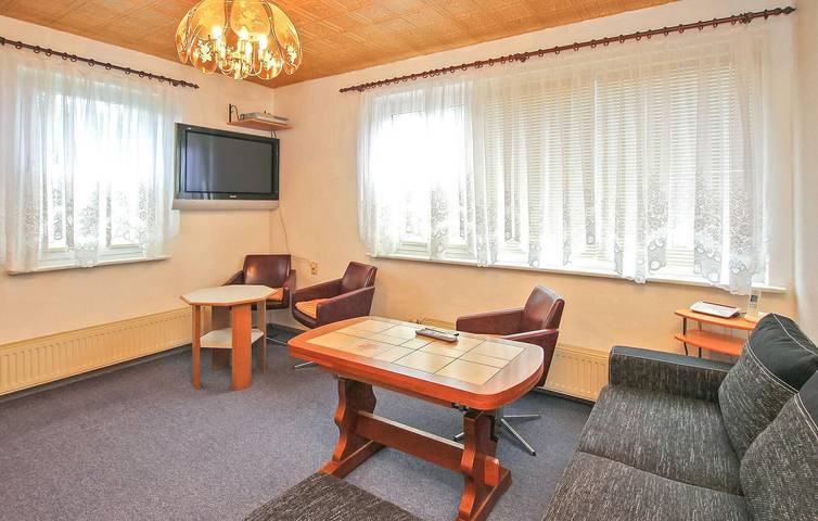 Ganze Ferienwohnung, Rückzugsort am See mit Terrasse und Parkplatz - 1,5km zum Lübbesee in Milmersdorf, Barnimerland Region