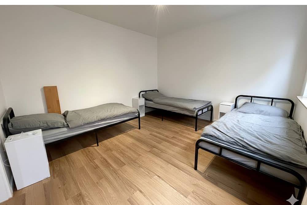 Ganze Wohnung, Krefeld Homebase mit Küche und 3 Einzelbetten - zentral gelegen Nähe Düsseldorf in Krefeld, Niederrhein