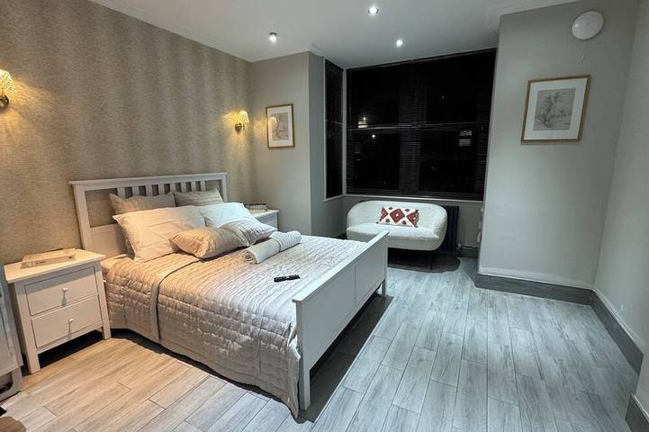 Ganze Wohnung, Chic Luton Centre - Apartment Nr Luton Airport -Free Parking in Luton, Chiltern Hills