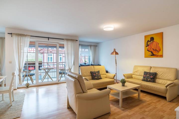 Appartement entier, Aposto Apartment 2 avec balcon et Wi-Fi in Oberderdingen, Kraichgau
