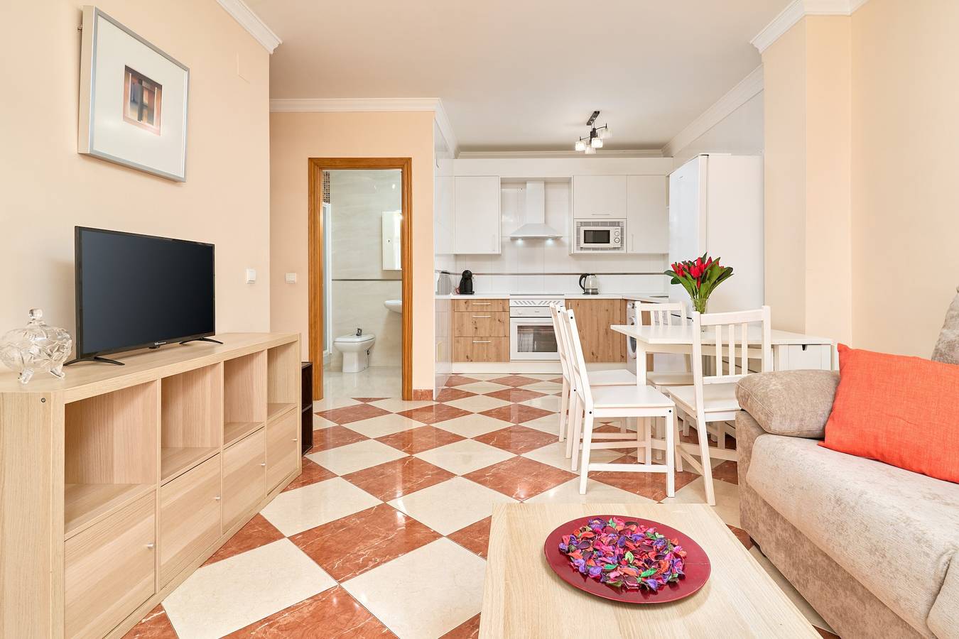 Entire apartment, Apartment 'Pilar Torre Del Mar' with Wi-Fi and Air Conditioning in Playa de Torre del Mar, Torre del Mar