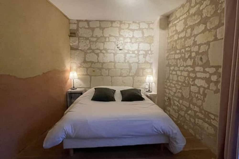 Pic Epeiche Gite in Lerné, Loire Valley