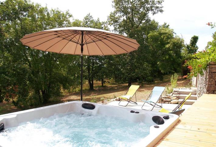 Location de vacances pour 6 personnes, avec jacuzzi ainsi que jardin et piscine, adapté aux familles à Lalbenque - 3