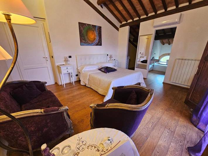 Location de vacances pour 2 personnes, avec Jacuzzi et Terrasse ainsi que Jardin et Piscine à Chiusi - 2