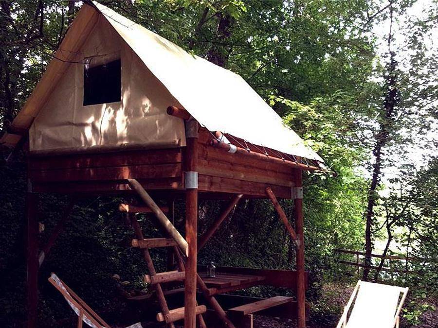 Les Chamberts, Camping & Lodges - Hébergement 2 personnes - Cabane Bivouac sur pilotis sous les arbres in Piégros-la-Clastre, Région de Die