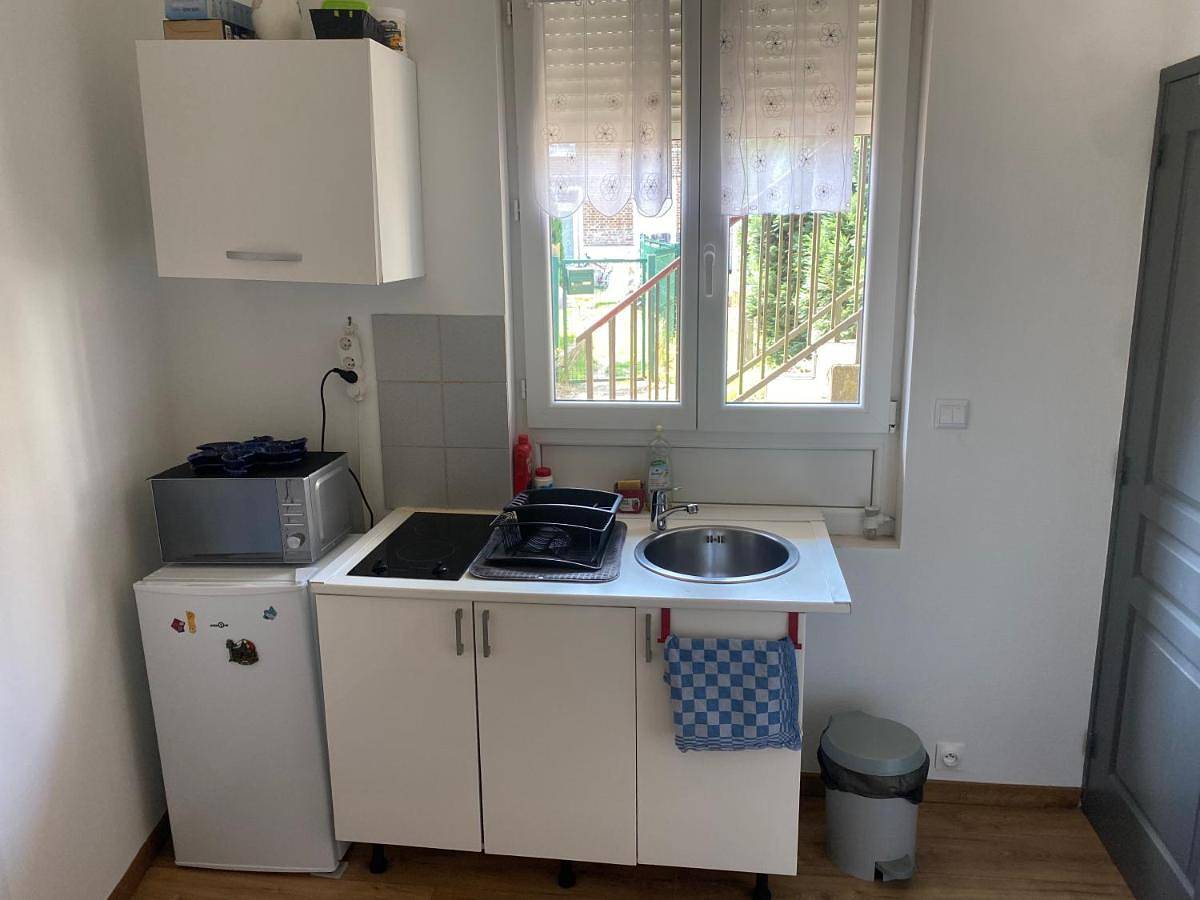 Appartement entier, Sympathique logement en rez-de-chaussé, de 21m 2 in Beauvais, Oise