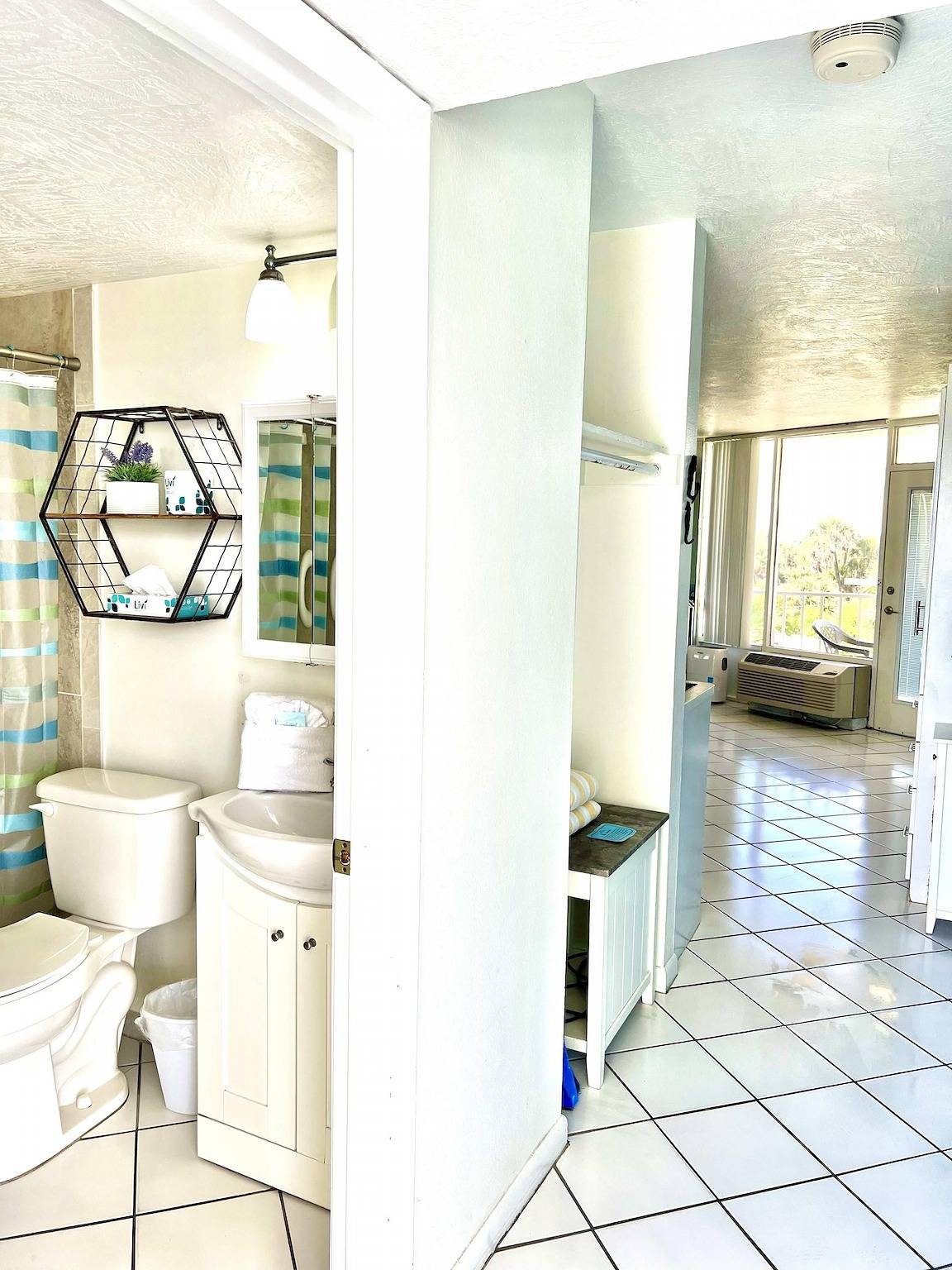 Ganze Wohnung, Beach Happy - Ocean View at Symphony Beach Club in Ormond Beach, Florida