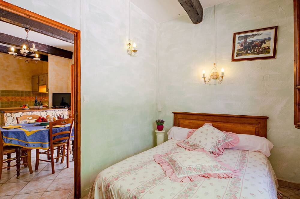 Les Campaou by Interhome in Régusse, Región Brignoles