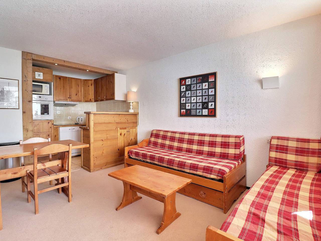 Ganze Wohnung, Gemütliche 2-Zimmer-Wohnung, Südbalkon, direkt an der Piste! in Méribel-Mottaret, Les Allues