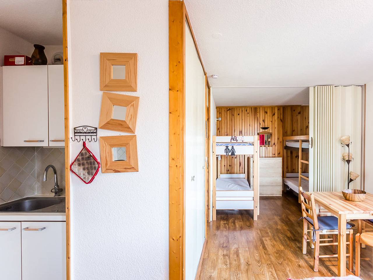 Entire studio, Divisible studio near slopes, 4 pers., parking, nice view in La Plagne, Bellentre