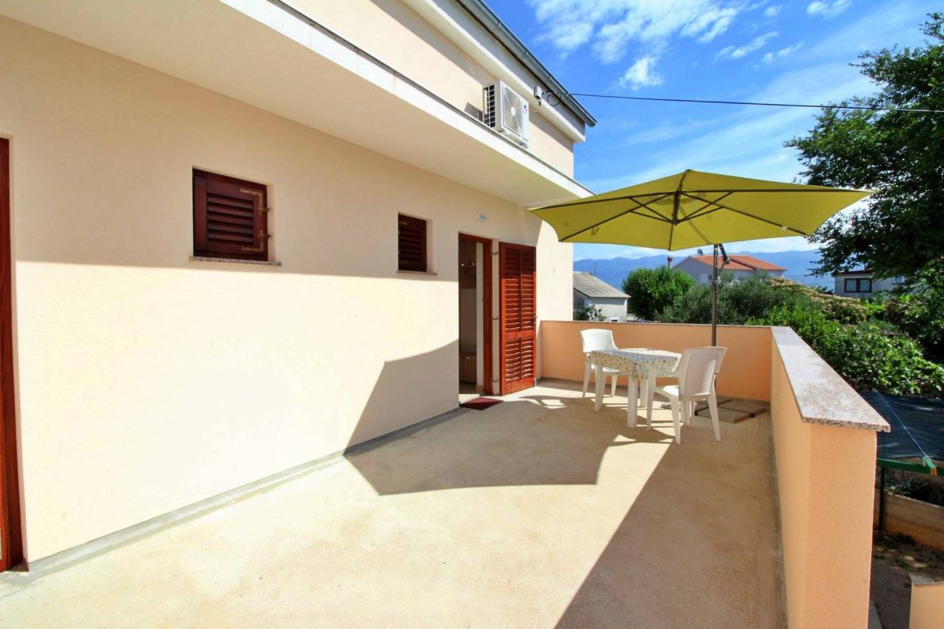 Ganze Wohnung, Apartment Dunato I - mit Meerblick, 320 m vom Meer entfernt, Balkon, Klimaanlage, Grill in Silo (Krk), Krk