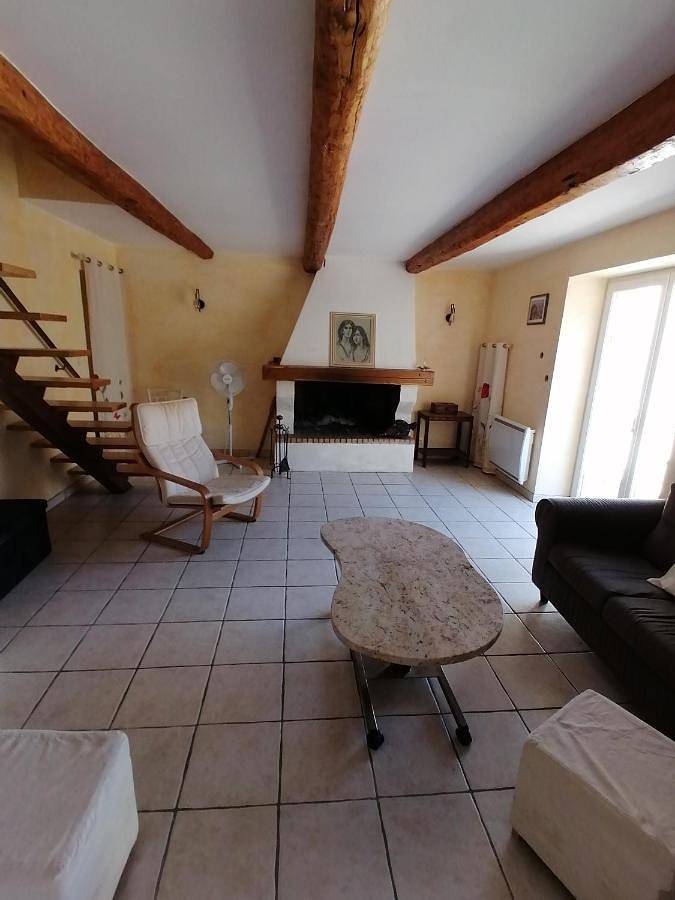 Location de vacances pour 6 personnes, avec terrasse à La Tour-sur-Orb