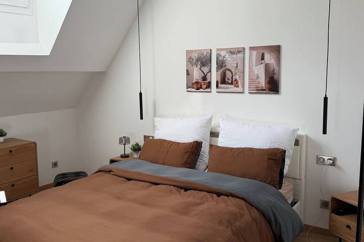 Ganze Wohnung, Spacious 140 m² apartment with 4 bedrooms, 3 bathrooms, and a double living room. in Douai, Département Nord