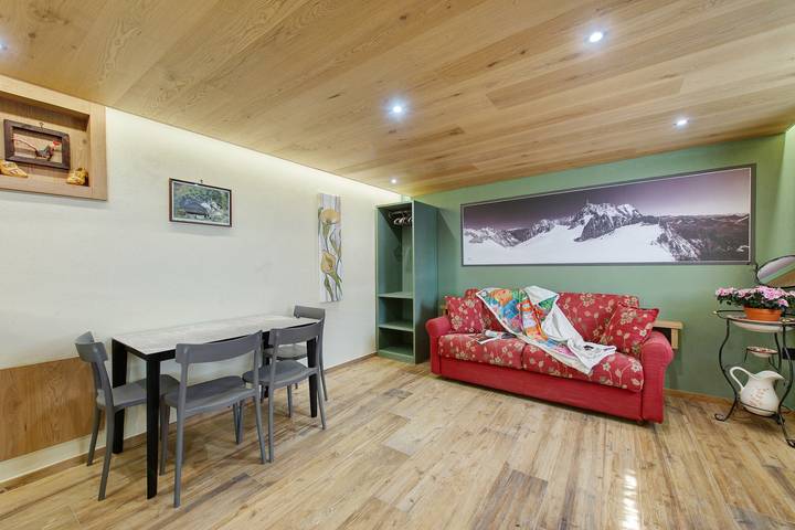 Hel studio-lejlighed, Studio 'Mes Anges Perloz' with Mountain View, Private Terrace and Wi-Fi in Plan de Brun, Comune di Perloz