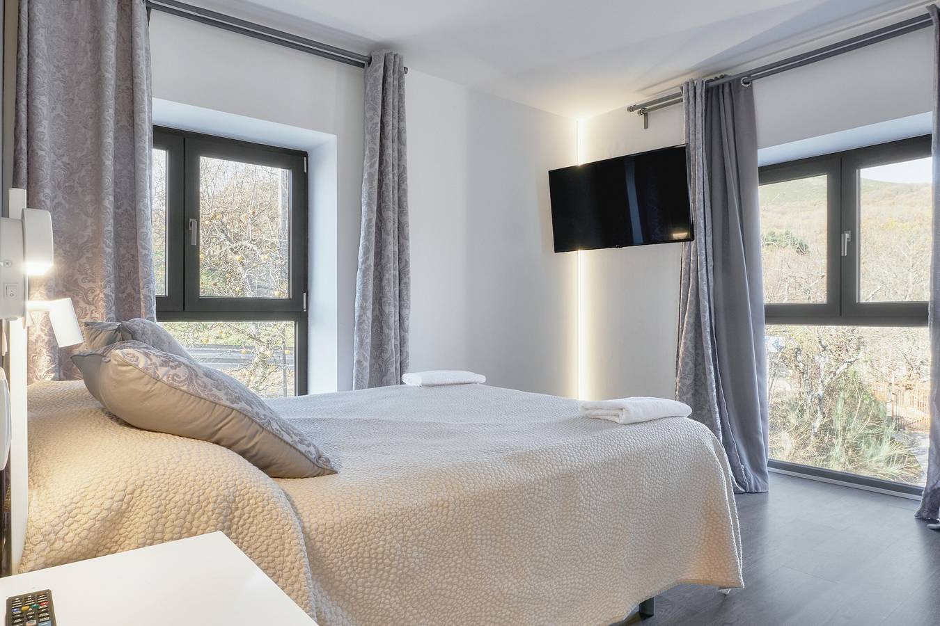 Villa 'Marel' mit Bergblick, Wi-Fi und Klimaanlage in Trefacio, Lago de Sanabria Naturpark