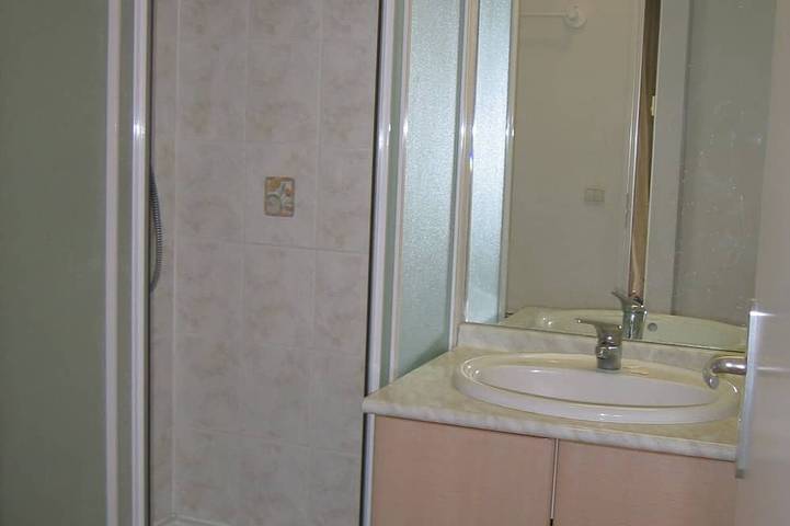 Gîte pour 4 personnes, avec balcon ainsi que piscine et jacuzzi dans Aquarium de la Rochelle - 4